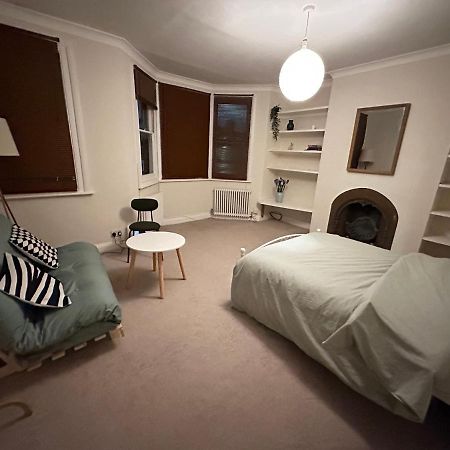 Spacious Room Near Underground London Exteriör bild